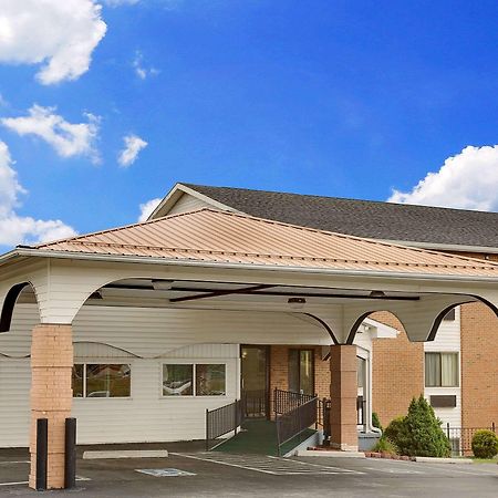 Super 8 By Wyndham Hillsville Exterior foto