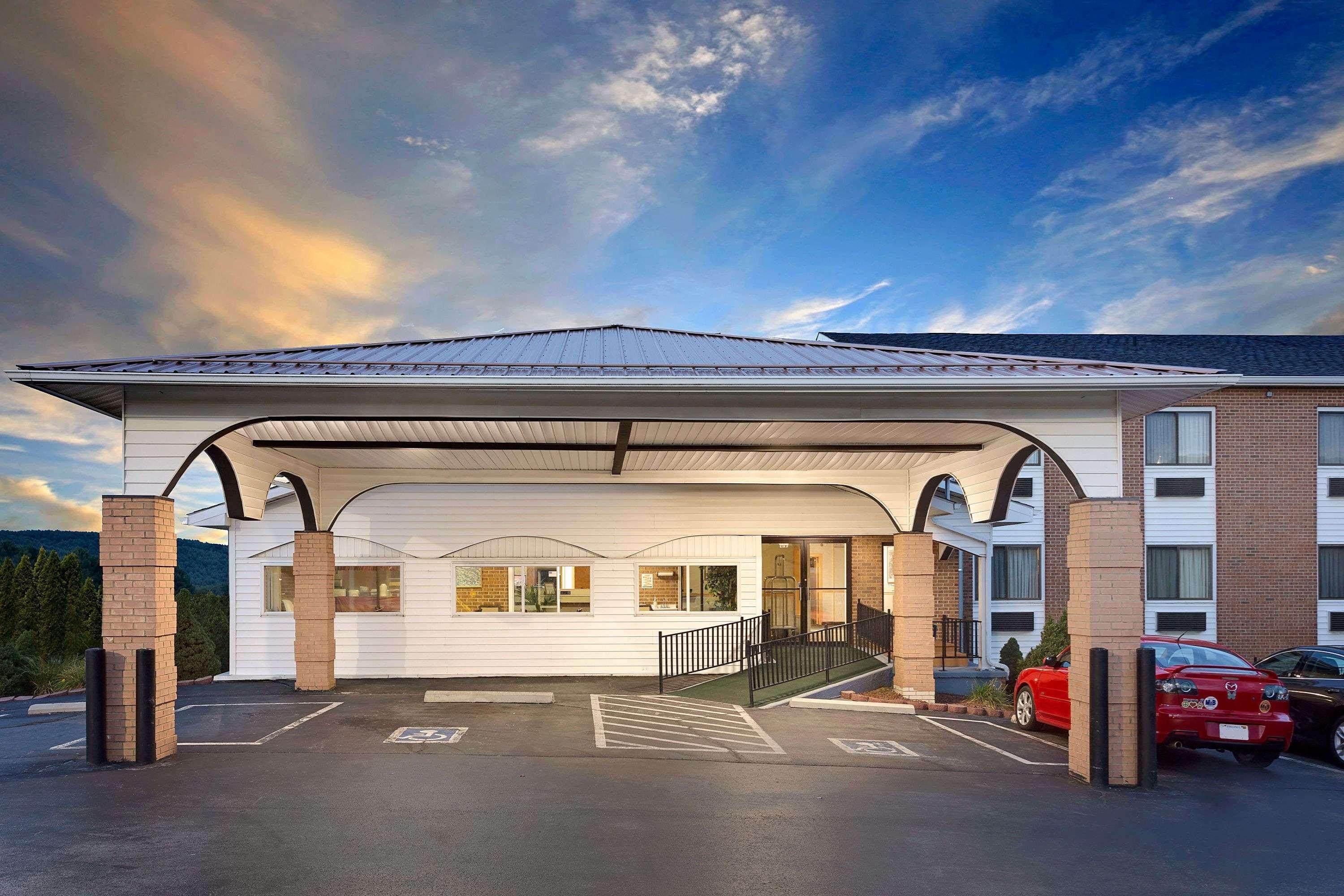 Super 8 By Wyndham Hillsville Exterior foto